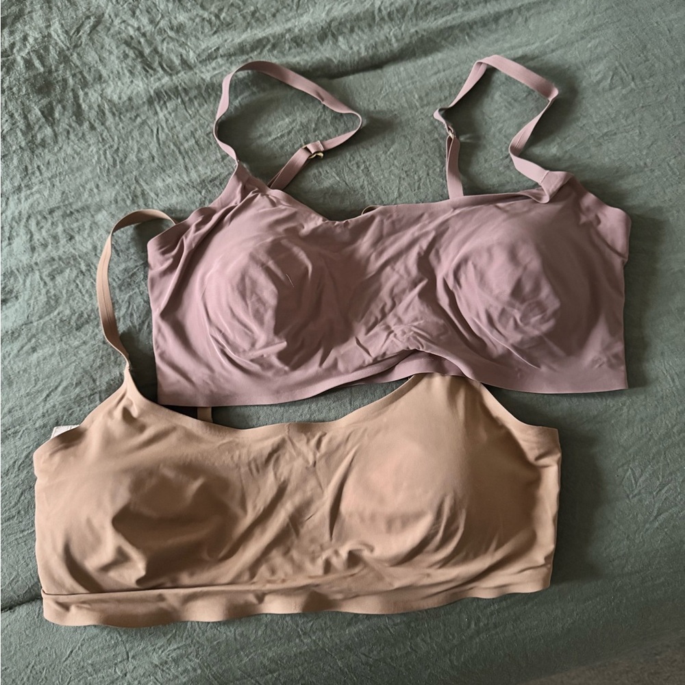 Abercrombie & Fitch Beige and Pink seamless scoop bralettes Medium